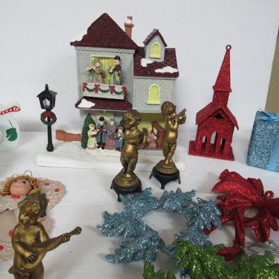 Large Mixed Lot of Christmas Decor and Ornaments