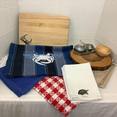 Lot 1046. Crab Themed Table Lot