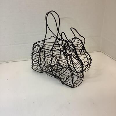 Lot 1048. Decorative Metal Fish Lantern & Black Wire Basket ( Dog )