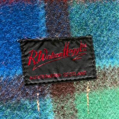 2 Wool blankets and waste basket