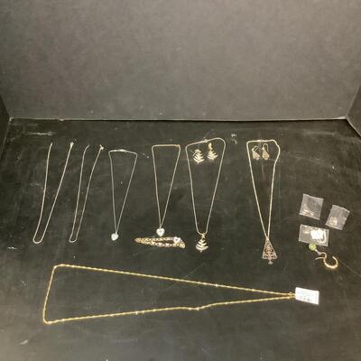 Lot 1057 Sterling Silver Jewelry Lot
