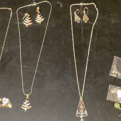 Lot 1057 Sterling Silver Jewelry Lot