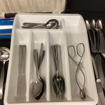 Lot 1058  Lot of Flatware ( 94 pcs ) / Mother of Pearl Handled Carving Set