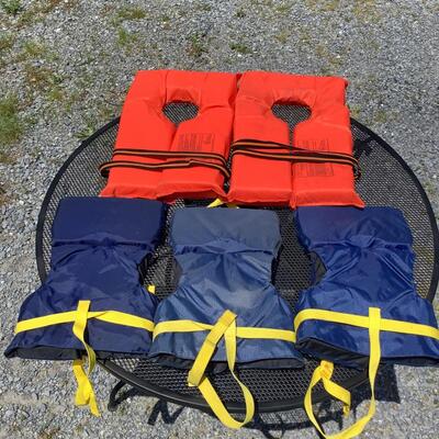 1014 Lot of Children/Adult Life Jackets