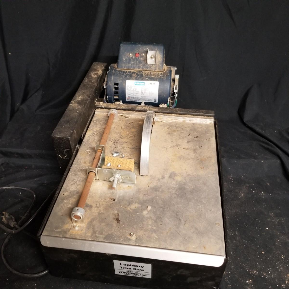 Lortone 8" Lapidary Trim Saw. (BJS)