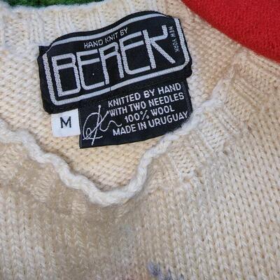 Sweater lot plus a red Beret Basque