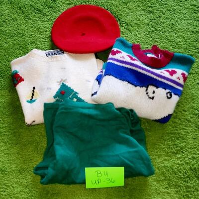 Sweater lot plus a red Beret Basque