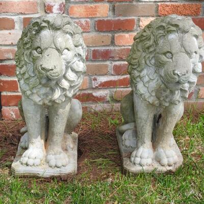 Pair of concrete gate/garden Lions