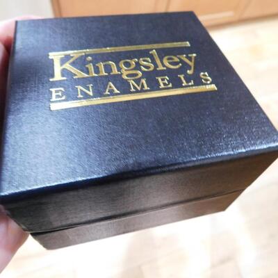 Decorative Pill Trinket Box England Victorias Secret Kingsley Enamel Made in England