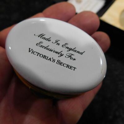 Decorative Pill Trinket Box England Victorias Secret Kingsley Enamel Made in England