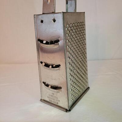 Bronwell Cheese Grater