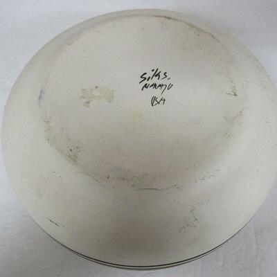 Older Native American Pottery Bowl, Signed Navajo