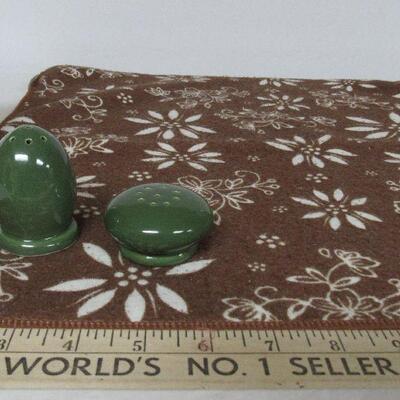 Temptations Cleaning Cloth and Pottery Salt/Pepper
