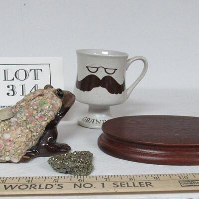 Lot of Misc Guy Stuff