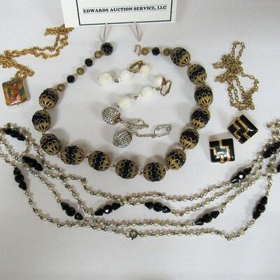 Lot of Vintage Jewelry