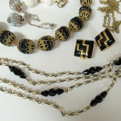 Lot of Vintage Jewelry