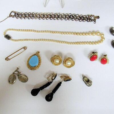 Lot of Vintage Jewelry, Faux Pearls, Bracelet, Lewis Segal Car Earrings, More