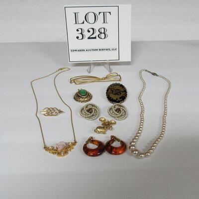 Nice Lot of Vintage Jewelry