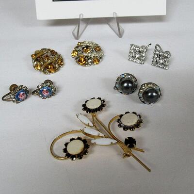 Lot of Nice Vintage Rhinestone Jewelry