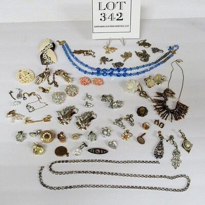 Large Lot of vintage Jewelry, Some Singles, Some Discolored Stones, A Few Damaged Pieces