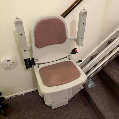 #8 Acorn Superglide 120 Stair Lift