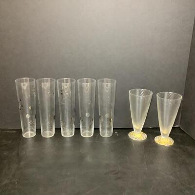 Lot 1108. Five Vintage Collins Glasses / Pair of Hand Blown Murano Wine Glasses