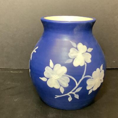 Lot 1118. Signed, Catawba Cameo Pottery Vase by Marjorie Pittman 2005