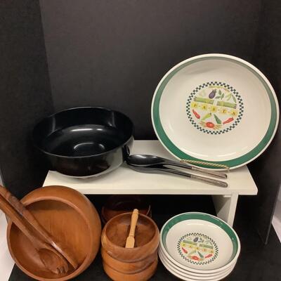 Lot 1122. Lot of Salad & Pasta Bowls