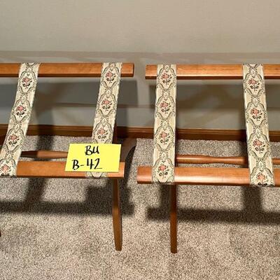Beautiful Luggage Rack Set