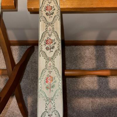 Beautiful Luggage Rack Set