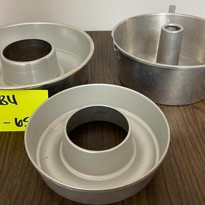 Bundt Pan Lot