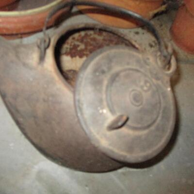 Iron Kettle/Various Flower Pots