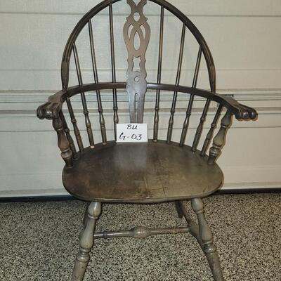 ANTIQUE CHAIR