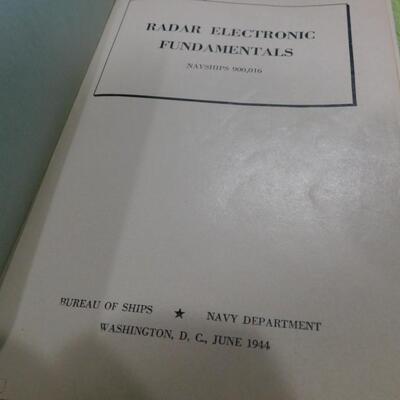 WWII Era Authentic Radar Electronics Military Training Manual US Navy 474pp. Illustrated
