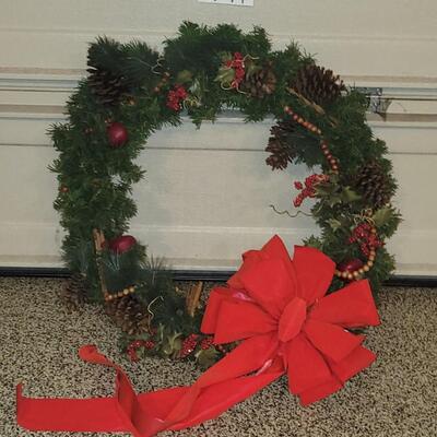 LG Christmas Wreath