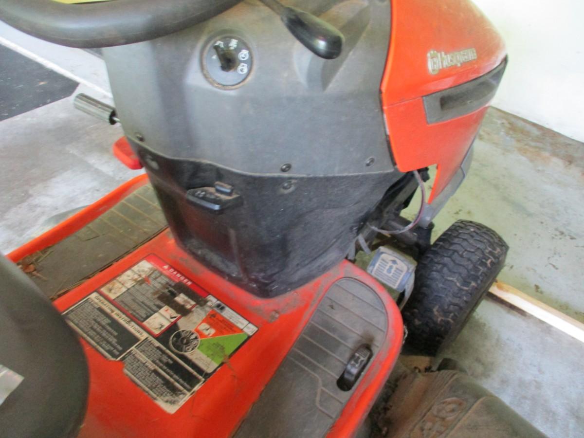 Husqvarna Lawn Mower YTH21K46
