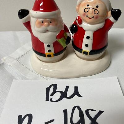 Santa & Mrs. Clause Salt and Pepper Shakers