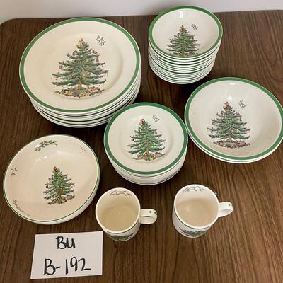 Spade Christmas Tree Dinnerware