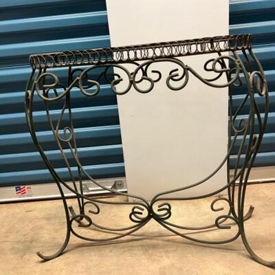 Metal plant stand and basket