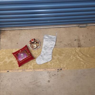 Christmas lot; Santa music box