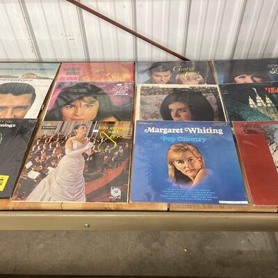P2-Lot of 21 Records