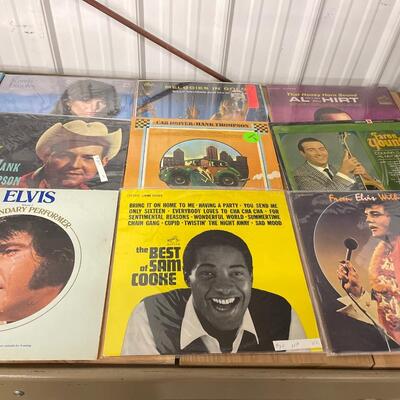 P6-Lot of 21 Records