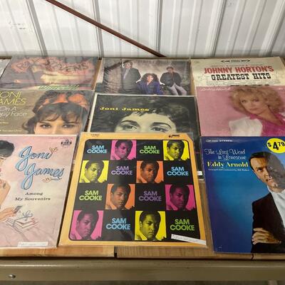 P7-Lot of 21 Records