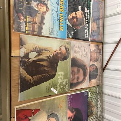 P8-Lot of 21 Records