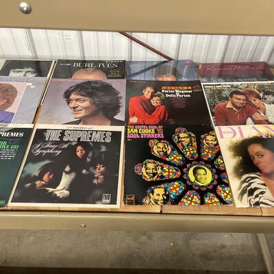 P9-Lot of 21 Records