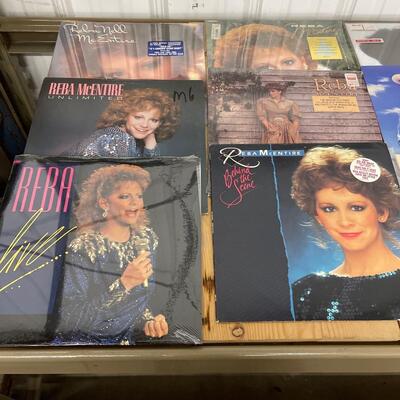 P9-Lot of 21 Records