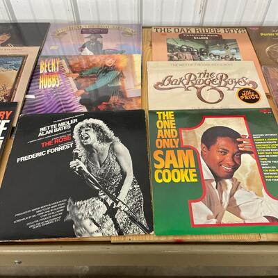 P10- Lot of 21 Records