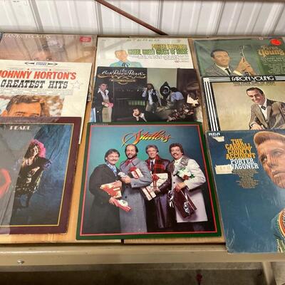 P12-Lot of 21 Records