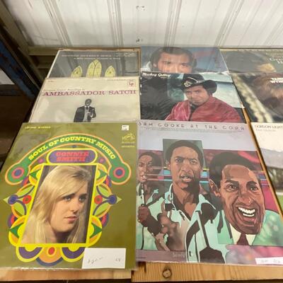P13-Lot of 21 Records