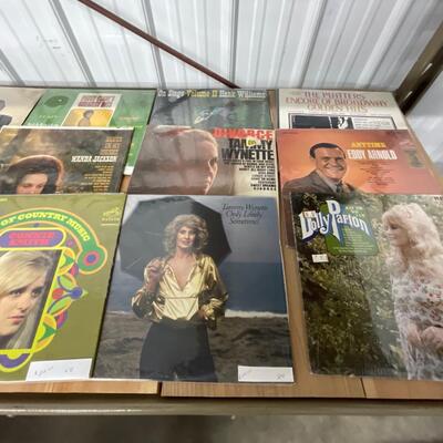 P14-Lot of 21 Records